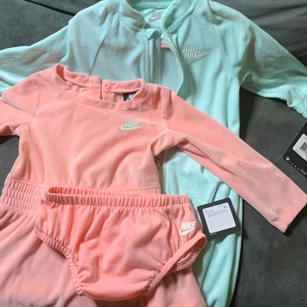 New ‼️Girls Nike set bundle